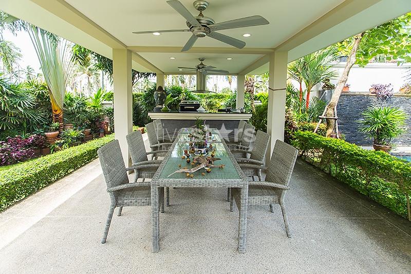 Lovely 4-bedroom villa close to the beach 2227770314