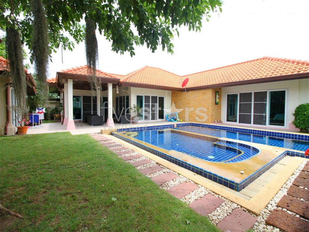 4 bedroom house for sale in Pattaya 2247846505