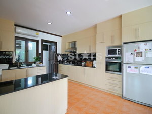 4 bedroom house for sale in Pattaya 2222560974