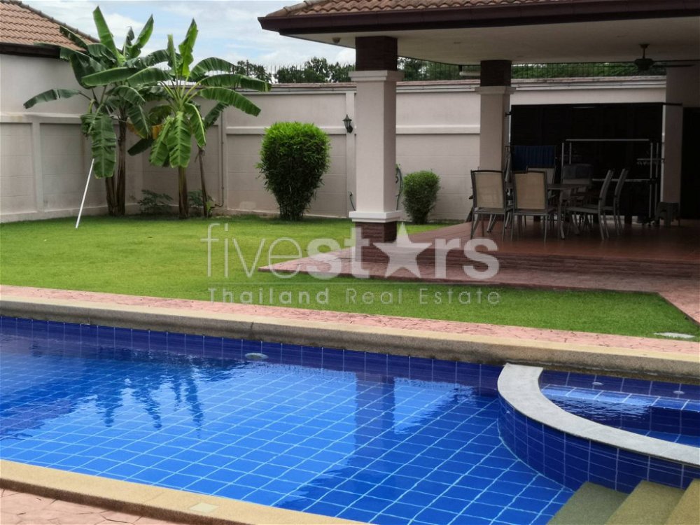 4 bedroom single house private pool for sale in Banglamung Chonburi 2955321301