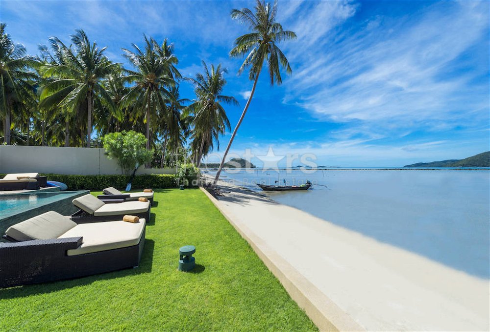 Unique beachfront villa for sale 1581533604