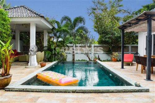 Charming pool villa for sale in Plai Laem 1498913061