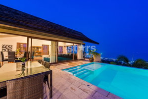 Superb 5 bedrooms house with Seaview 1226500077