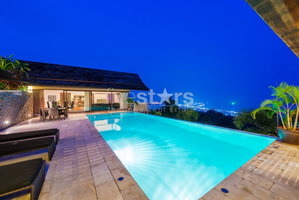 Superb 5 bedrooms house with Seaview 1226500077