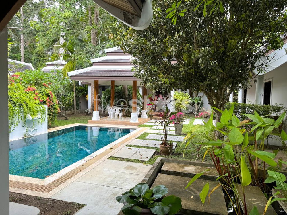 Balinese style villa for sale in the South of the island 2793934054