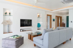 Modern 4 bedrooms villa for sale in Chaweng noi 4040338272