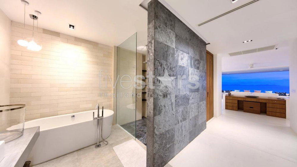 LUXURY VILLA IN TALING NGAM 3107754889