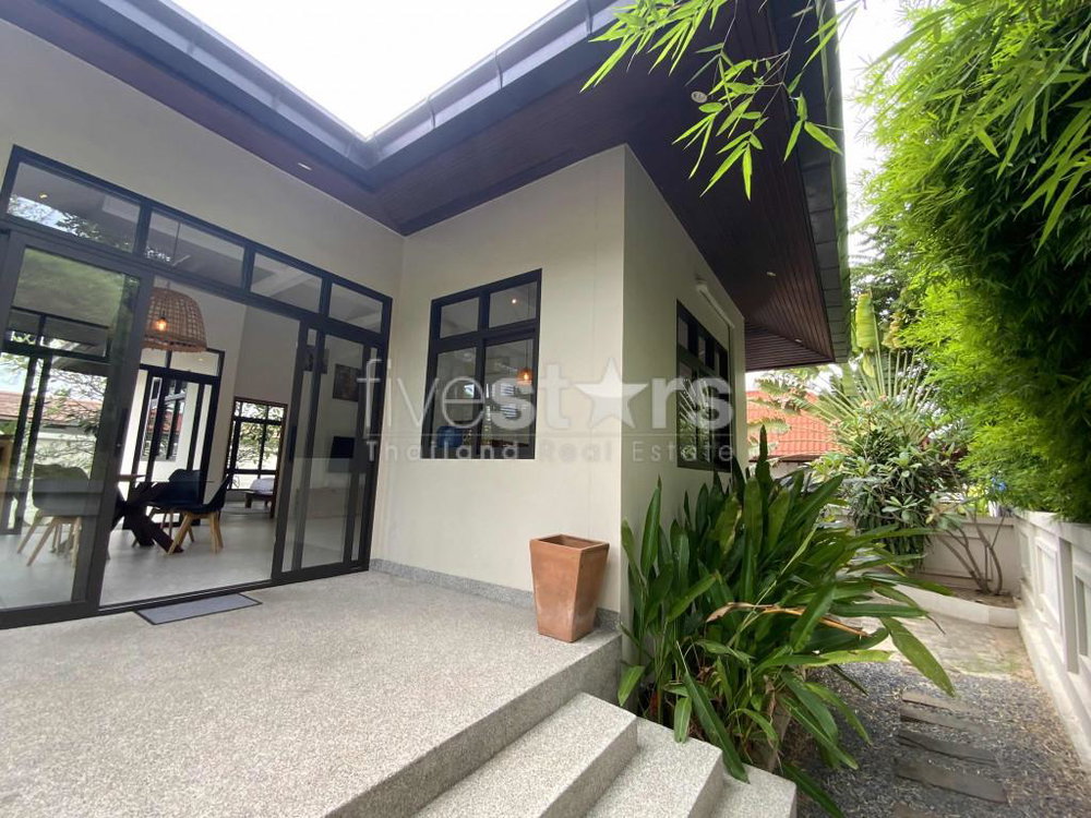 3 bedrooms colonial style villa for sale in Chaweng Hill 3361047887