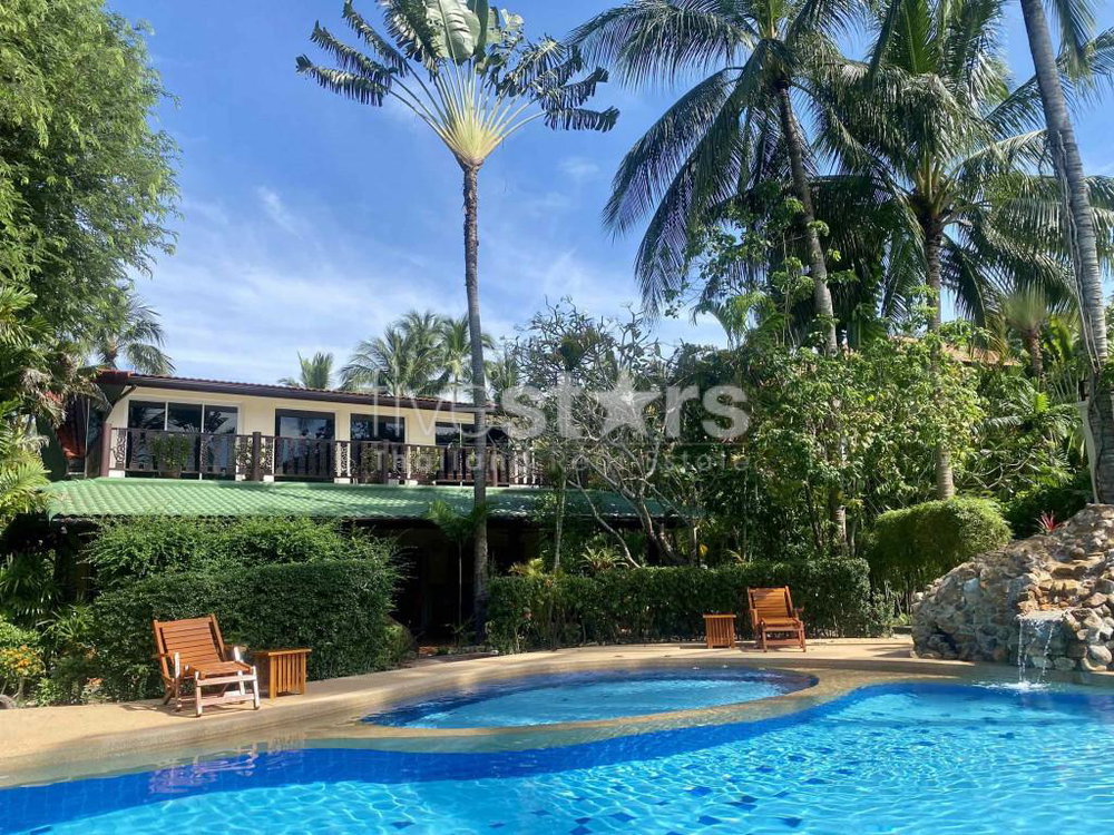 Thai villa on the beach 3 bedrooms for sale Bang Por 1636428949