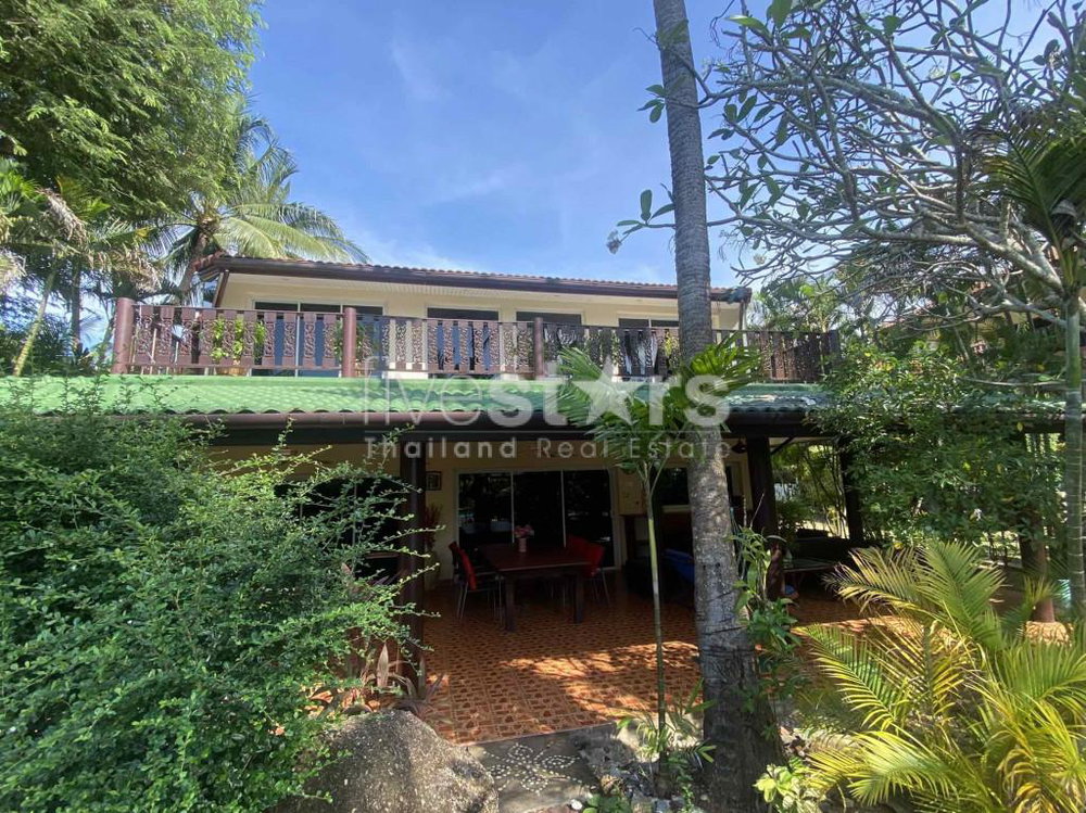 Thai villa on the beach 3 bedrooms for sale Bang Por 1636428949