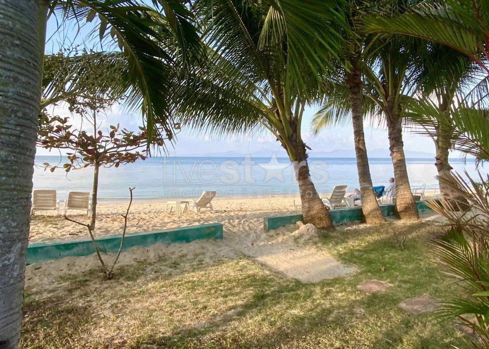 Beachfront 4 bedrooms villa for sale in Bangpor beach 896683367
