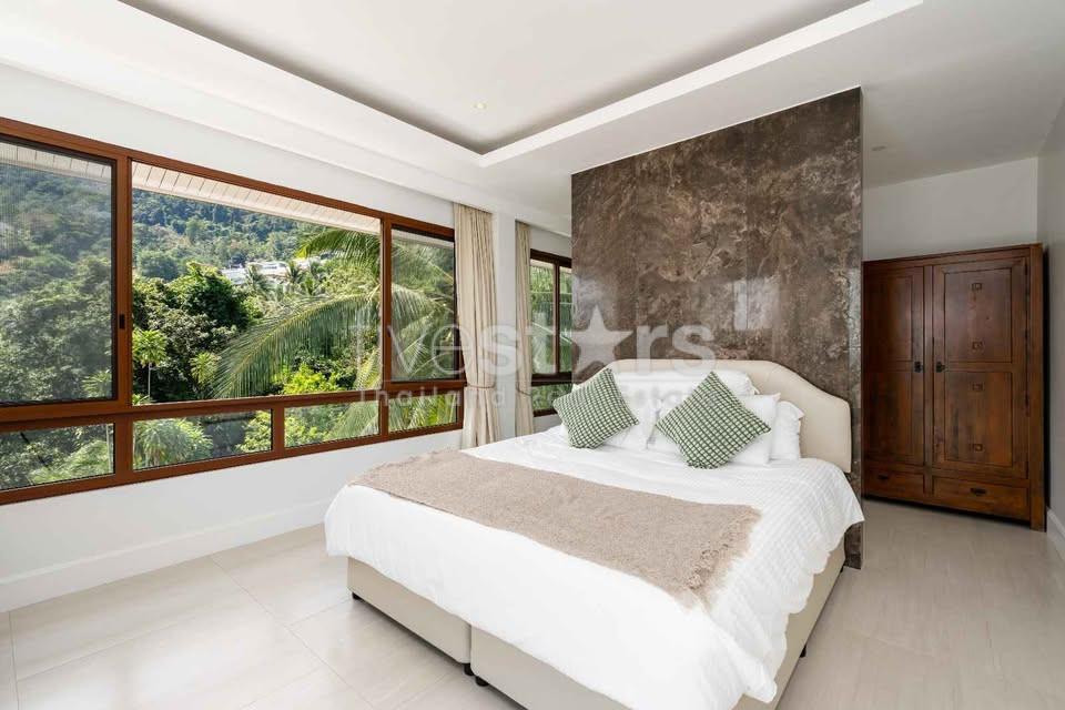 4 Bed rooms sea view villa for sale on Chaweng hill 1976402312