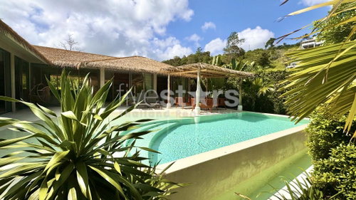 3-bedrooms Balinese style villa for sale in Bophut 295781516