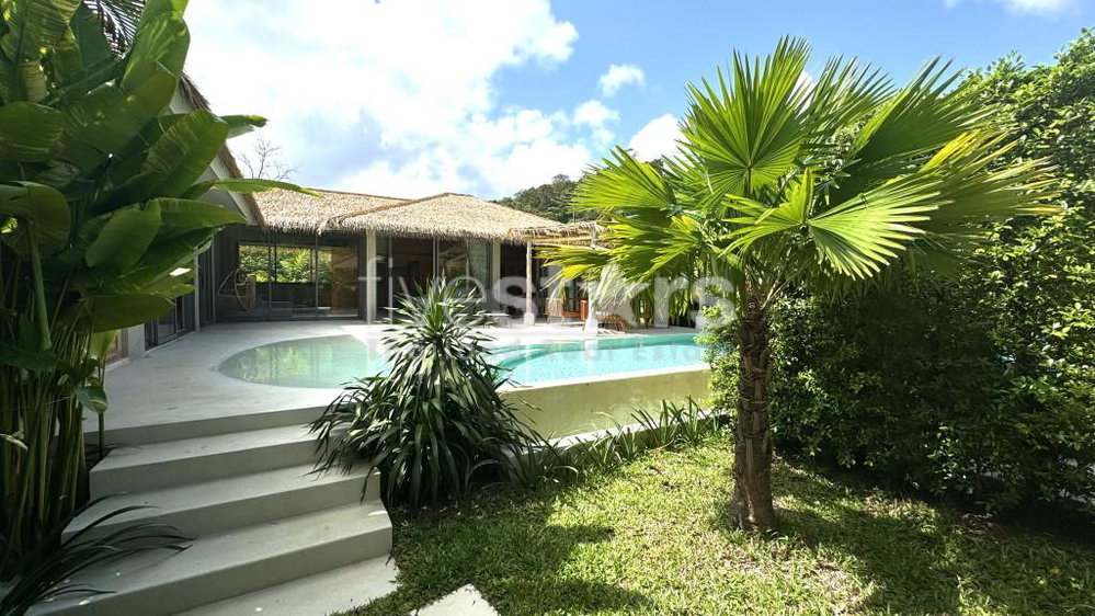 3-bedrooms Balinese style villa for sale in Bophut 295781516
