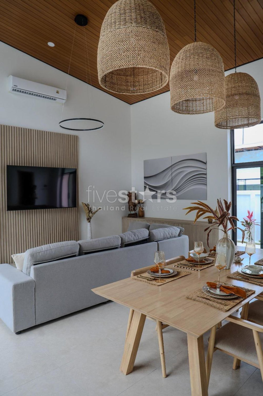 Modern 3-Bedroom Villa for Sale in Lamai 1294064256