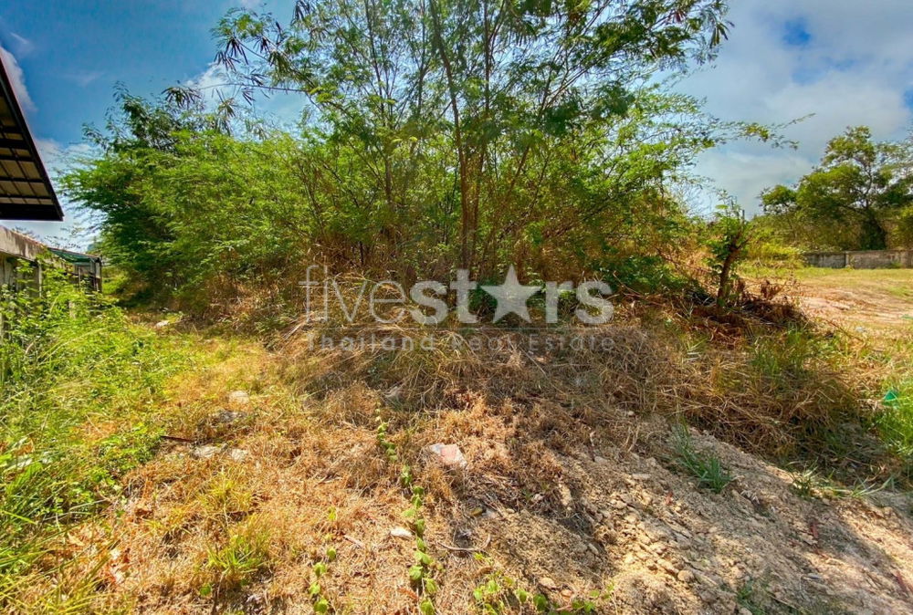 Good Size Land Plot In Excellent Location 237492789