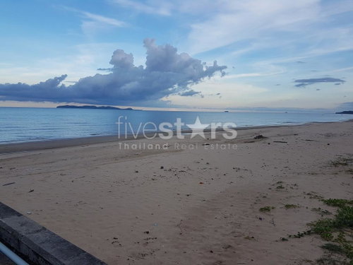 Absolute Beachfront Land in Prachuap Bang Saphan Noi 4120745449