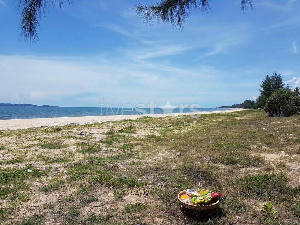 Absolute Beachfront Land in Prachuap Bang Saphan Noi 4120745449