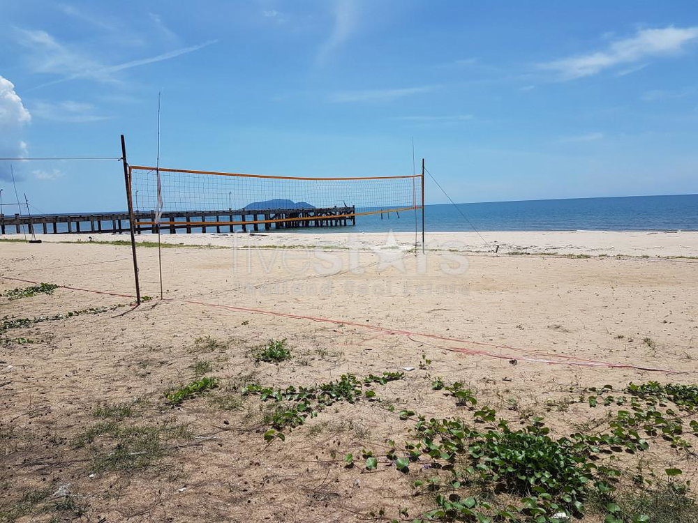 Absolute Beachfront Land in Prachuap Bang Saphan Noi 4120745449