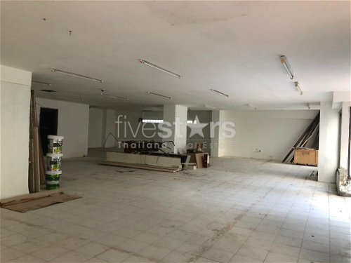 Commercial space for sale on Si Phraya – Bang Rak 241819554