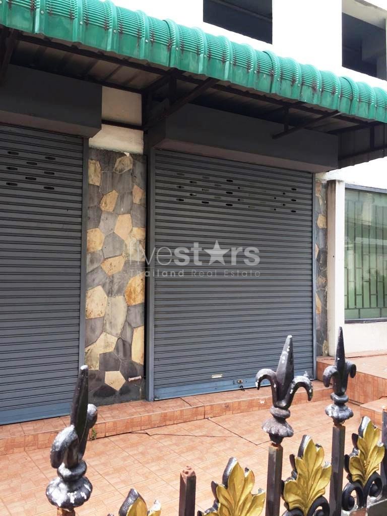 Commercial space for sale on Si Phraya – Bang Rak 241819554