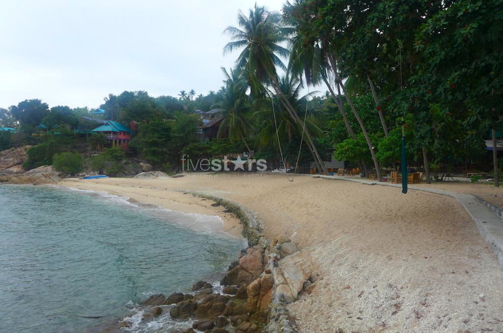 15 bungalows resort on a private beach in Haad Tian 2559602920