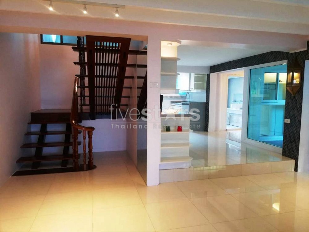 Townhouse 2 bedroom condo for sale on Suanplu Sathorn 2041811126
