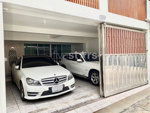 4 bedrooms Townhouse for sale in Phrompong area 4030805828