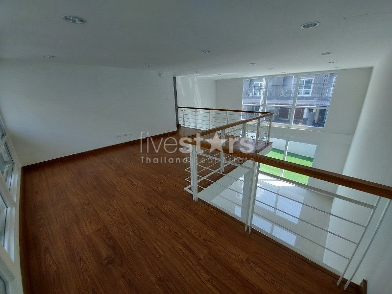 3 bedroom townhome for sale on Ladprao 3240432059