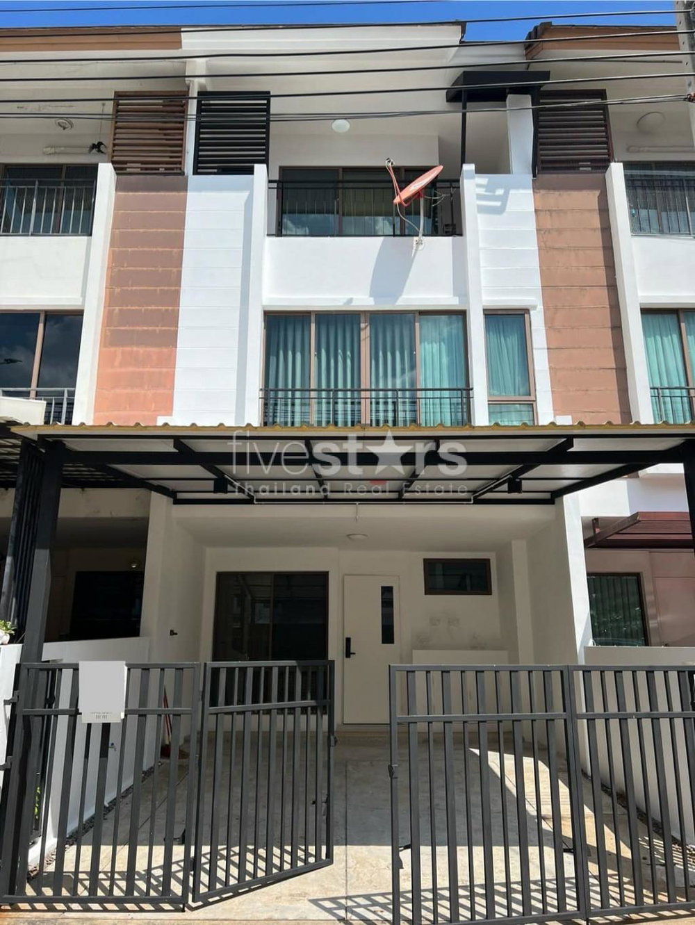 Townhouse 3-Bedroom for rent on Bangchak 1429758334