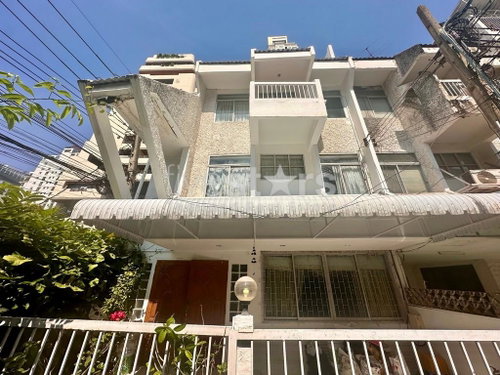5-bedroom townhouse for sale 200m from Saint Louis BTS station 2227863678