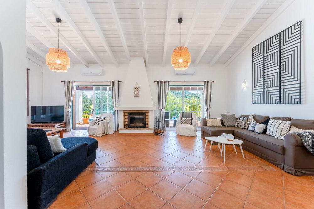 Charming 3 bedroom house close to Santa Barbara de Nexe 345076530