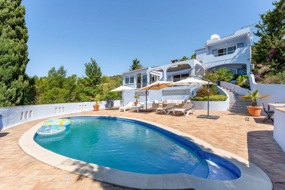 Charming 2 bedroom villa and separate annex with magnificent sea views in Santa Bárbara de Nexe 2335166977