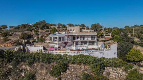 5-bedroom villa – ideal for a multigenerational family – 10 min from the center of Estoi with astonishing ocean views 3905514289