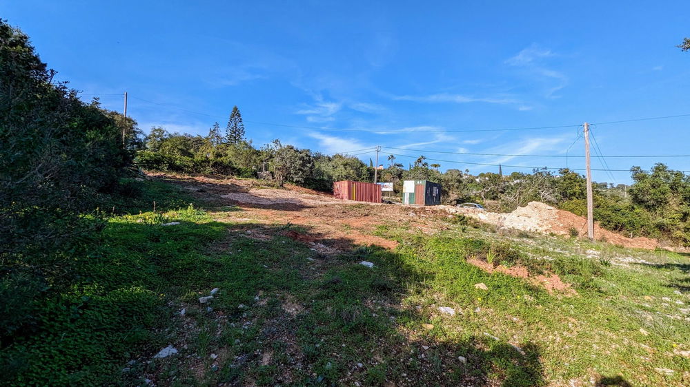 Seaview Plot with 500m2 construction potential in prestigious Quinta das Raposeiras (Santa Barbara de Nexe) 3925891958