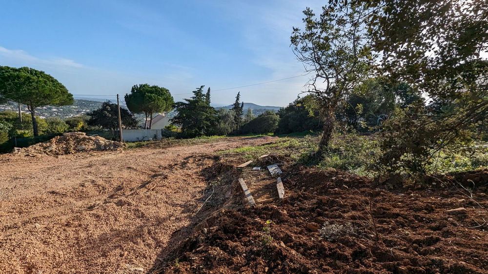 Seaview Plot with 500m2 construction potential in prestigious Quinta das Raposeiras (Santa Barbara de Nexe) 3925891958