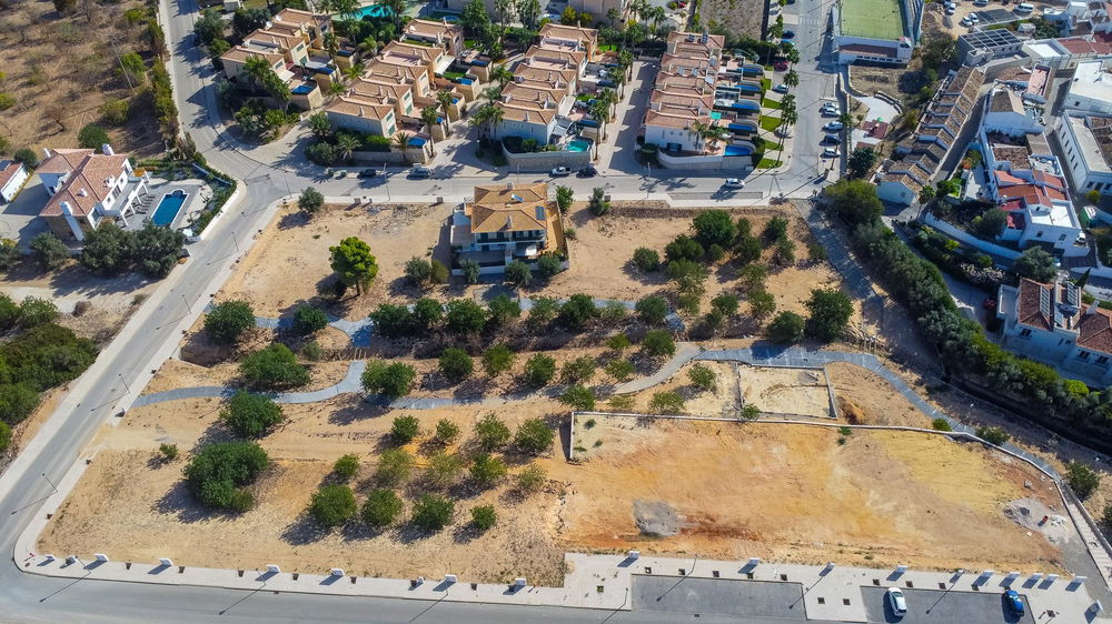 A group of 12 beautiful building plots , near the village, views on the gentle hills of Santa Barbara de Nexe. 2665585501