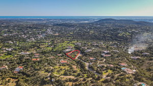 Plot on which a private condominium in Santa Barbara de Nexe can be built : approved construction area 4494 m2, 17 houses with a communal pool and a communal working space. 1894775409