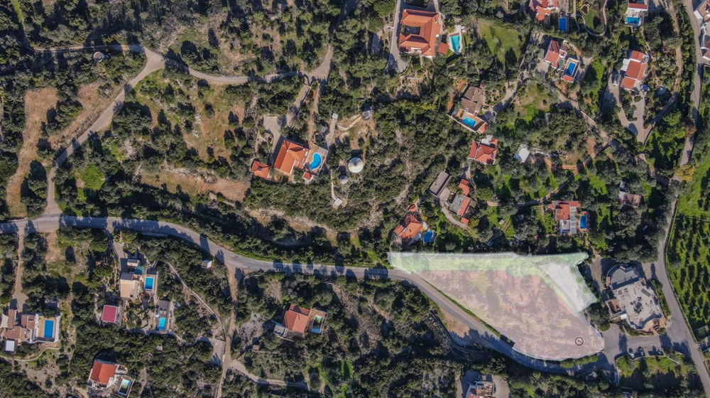 Plot on which a private condominium in Santa Barbara de Nexe can be built : approved construction area 4494 m2, 17 houses with a communal pool and a communal working space. 1894775409