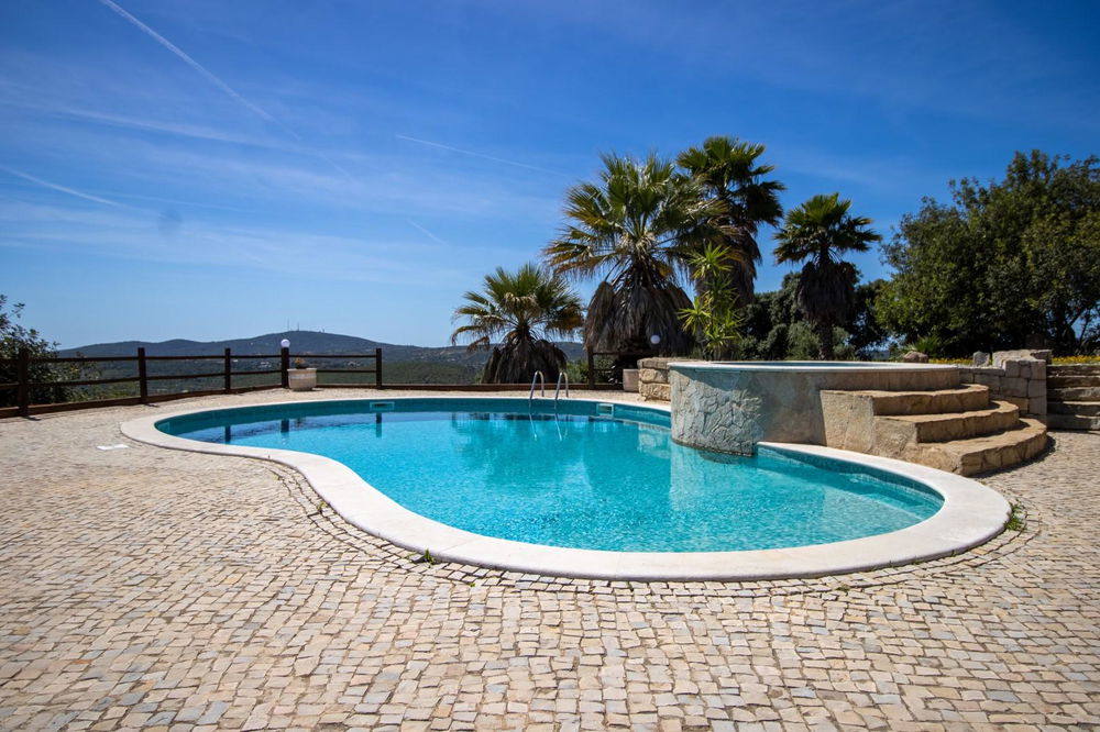 Single storey 4 bedroom villa in a unique location in São Brás de Alportel 1219058720