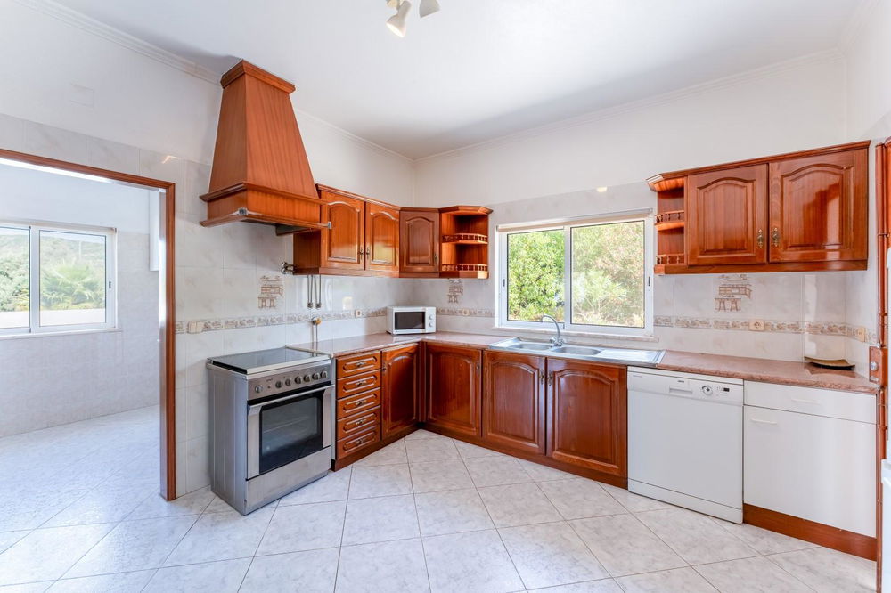 Beautiful 4-bedroom villa with stunning panoramic views of the Algarve coast in Santa Bárbara de Nexe 1068395702