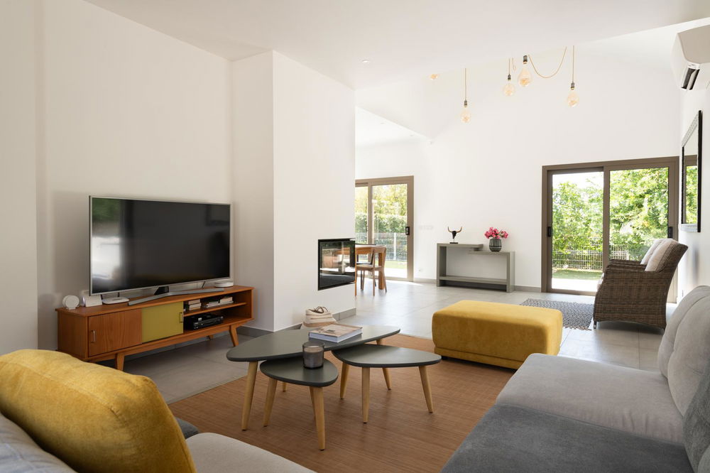 A Stunning 4 bedroom Oasis: Modern Comfort in the Heart of Santa Barbara de Nexe 1364579660