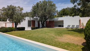 Unique minimalistic house close to Santa Barbara de Nexe surrounded by breathtaking nature 3079304903