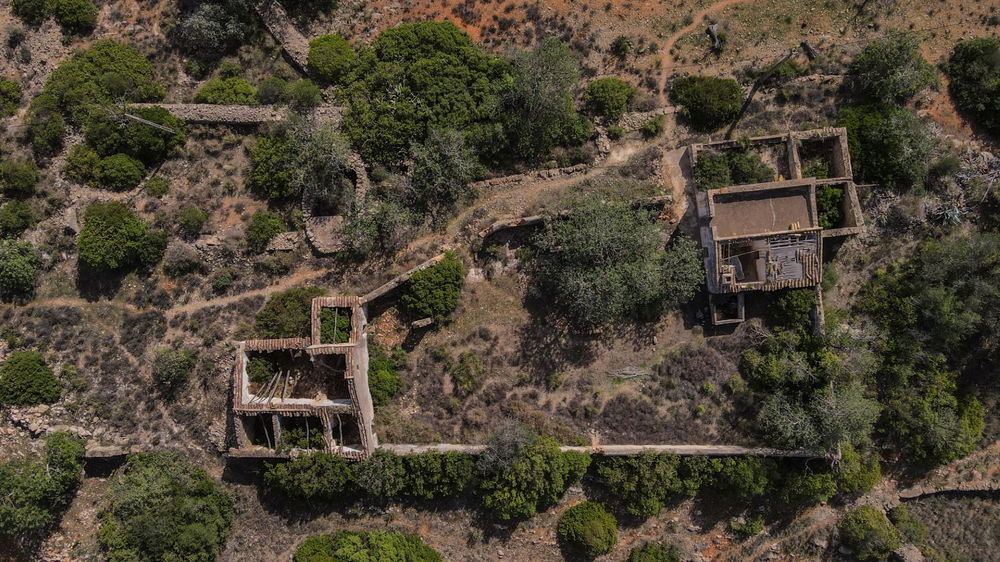 Property with 2 plots with a total of 2,6 Hectares with 2 ruins that can be extend for 2 houses or Rural Turism , in Estoi in a very quiet place with wonderful sea view 605313923