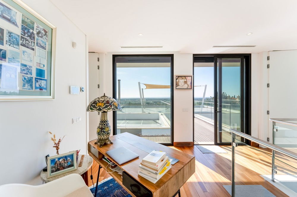 Fantastic 4 bedrooms Modern Villa in Santa Barbara de Nexe with a phenomenal sea views. 2900213781