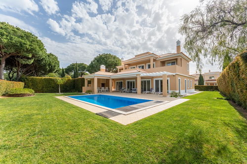 Beautifully presented 4-bedroom villa in Vila Sol 2661499836
