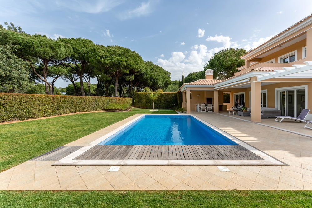 Beautifully presented 4-bedroom villa in Vila Sol 2661499836