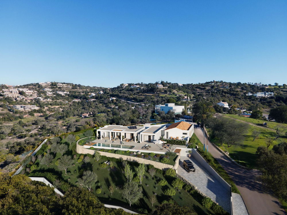 A brand-new villa, featuring a meticulously renovated ruin, with charm and astonishing sea view in Loulé 832173485