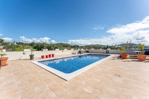 A High-Quality 3-Bedroom Duplex in the Heart of Santa Barbara de Nexe, in a Residence with 4 Apartments and a Pool 966234246