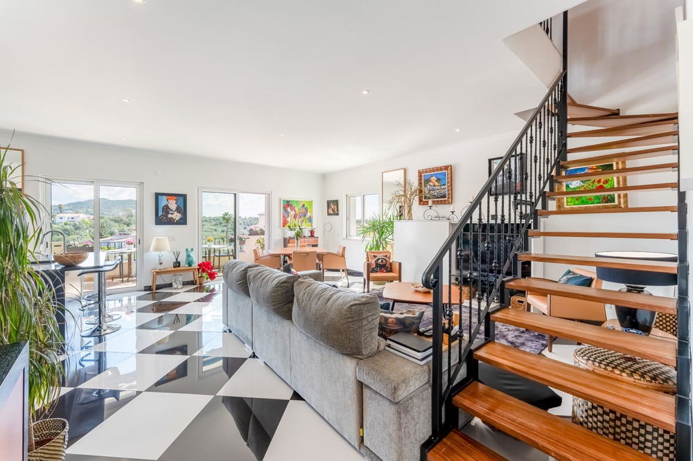 A High-Quality 3-Bedroom Duplex in the Heart of Santa Barbara de Nexe, in a Residence with 4 Apartments and a Pool 966234246